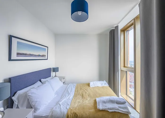 Fabulous 2 Bed Flat In Central Birmingham W Views
